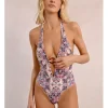 Bañador con estampado hebilla y espalda descubierta