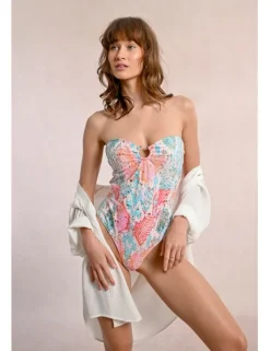 Bañador con estampado y abertura