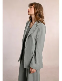 Blazer de manga larga con cuello y solapa