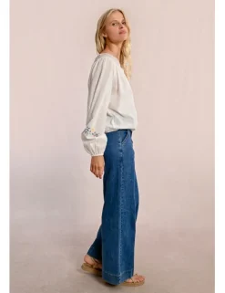 Blusa de manga larga con detalles bordados