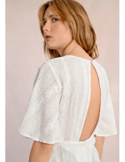 Blusa de manga mariposa calada