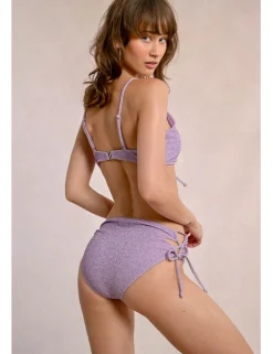 Braguita de bikini con lazada y aberturas