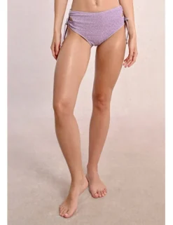 Braguita de bikini con lazada y aberturas