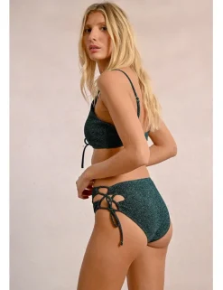 Braguita de bikini con lazada y aberturas