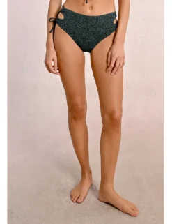 Braguita de bikini con lazada y aberturas