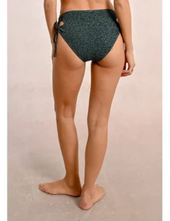 Braguita de bikini con lazada y aberturas