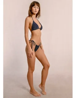 Braguita de bikini en tejido brillante con lazada