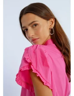 Camisa de manga corta detalle volantes