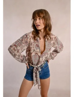 Camisa de manga larga con estampado y lazada