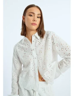 Camisa de manga larga detalle flores