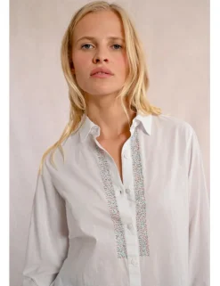 Camisa de manga larga detalle abalorios