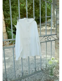 Camisa de manga larga detalles bordados