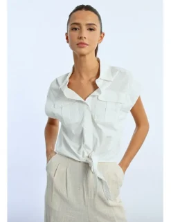 Camisa de manga mariposa con lazada