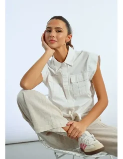Camisa de manga mariposa con lazada