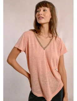 Camiseta de manga corta con detalle en el escote