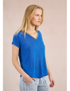 Camiseta de manga corta con detalle en el escote