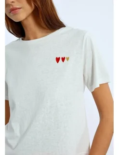 Camiseta de manga corta detalle corazones