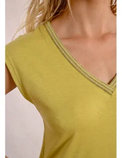 Camiseta de manga corta detalle ribete