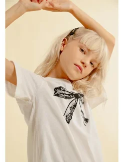 Camiseta de manga corta estampado lazo