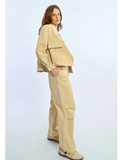 Chaqueta de manga larga con volantes