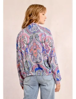 Chaqueta tipo bomber con estampado