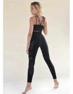Conjunto de top y mallas deportivas
