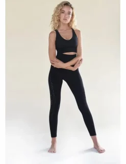 Conjunto de top y mallas deportivas