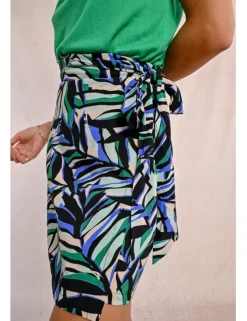 Falda corta con estampado y lazada