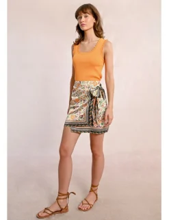 Falda corta con estampado y lazada