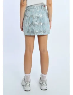Falda corta vaquera detalle lentejuelas