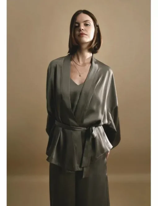 Kimono de manga abullonada en tejido satinado