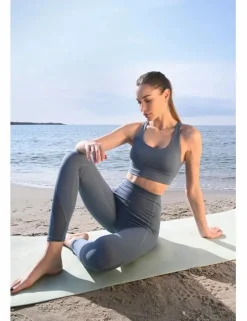 Legging en tejido suave, con transparencia