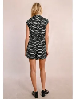 Mono corto con lazada y lunares