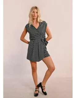 Mono corto con lazada y lunares