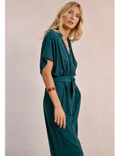 Mono largo con cuello solapa y lazada