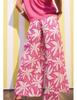 Pantalón largo ancho con estampado