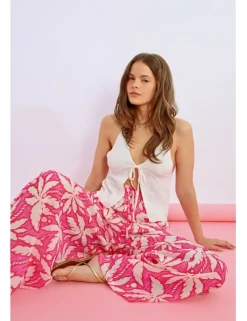 Pantalón largo ancho con estampado