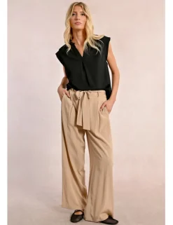 Pantalón largo con lazada y pliegues