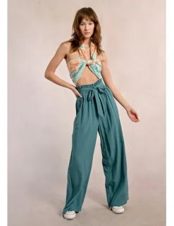 Pantalón largo con lazada y pliegues