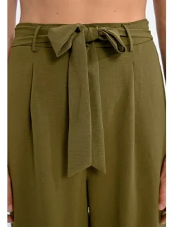 Pantalón largo con lazada y pliegues