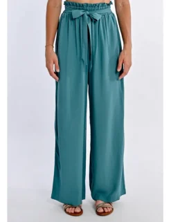 Pantalón largo con lazada y pliegues