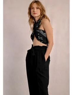 Pantalón largo con lazada y pliegues