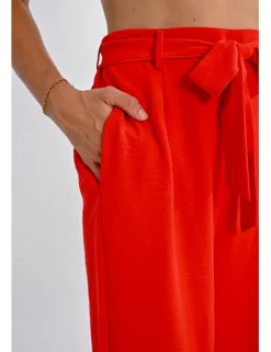 Pantalón largo con lazada y pliegues