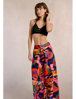 Pantalón largo con lazada y estampado