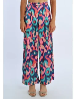 Pantalón largo detalle pliegues con estampado