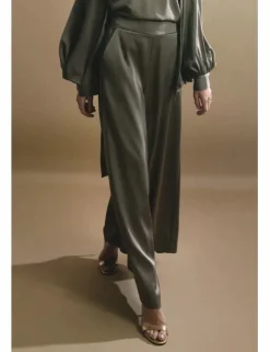 Pantalón largo en tejido satinado
