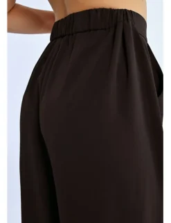 Pantalón largo perneras anchas