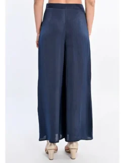 Pantalón largo perneras anchas