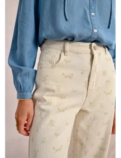 Pantalón tobillero estampado flores