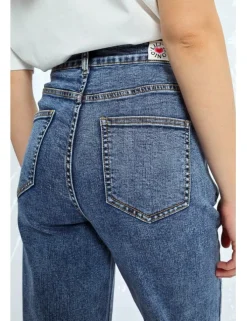 Pantalón tobillero vaquero estampado flores